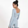 2023 Active Sets Women's T Lulus Yoga Suit Fitness Sport Sport Back Wciąż długi rękaw z poduszką stanika wypoczynek Elastic Topq2F0