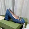 Mode Femmes Sandales Chaussures Habillées Ballet Danse Boucle En Métal Designer Talon Moyen En Cuir Broderie Lettres Peu Profondes Fête De Mariage Talons Hauts