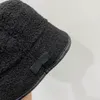 Women Men Designer Lamb Wool Bucket Hat Brand Letters Designers Fitted Diamond Winter Hats Fashion Flat Ball Caps Casual Bonnet 2022