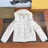 Детские дизайнерские пальто для мальчиков пальто девочки дизайнерская зимняя одежда для детской одежды с капюшоном густой теплый переход1674612