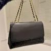 CC Borse Luxury Brand Cross Body Distintivo in rilievo Borsa a tracolla da donna Borsa a tracolla classica in pelle Matelasse Pochette Valigie vintage Pochette