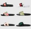 클래식 남자 여자 샌들 샌들 디자인 신발 슬리퍼 뱀 인쇄 럭셔리 슬라이드 슬라이드 여름 패션 넓은 평평한 샌들 박스 먼지 가방 35-46 밝은 회색 여름 US9.5