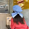 Basker överdimensionerade båge basker för kvinnor 2023 sommar ins randig designer hatt nisch målare cap marin japanska sjöman hattar