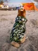 Manteau imperméable camouflage pour chien, coupe-vent, élégant, résistant à l'eau avec rayures réfléchissantes, capuche pour chiens et chats