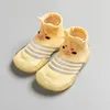 Första Walkers Baby Boys Girls Sock Shoes Summer Children Sneakers Spädbarn Småbarn Söt tecknad toffel Soft Breatble Prewalker 221124