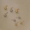 Boucles d'oreilles à tige Style Hong Kong minimaliste, une paire de clous d'oreilles boule en métal avec un tempérament atmosphérique Simple et polyvalent brillant