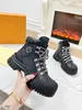 مع Box 2023 Ruby Flat Ranger Boots Boots Women Leather أحذية رياضية مرتفعة خارجيًا سميكًا قاعًا