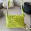 Authentic Square Loop Bags Designer Fashion Bags Woven BottegvVeneta Handbags Bags Cute Small Venetas Square Messenger Handbag Outlet EI2ZWFJY WN-117L