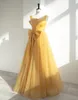 Brautjungfernkleider im goldenen Schultergurt-Stil, langes Trauzeuginkleid aus Satin und Tüll mit abnehmbarer Schleife