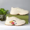 Sapatos de grife t￪nis sapatos casuais manteiga bege sujo pun retro vermelho verde listras listras luxurys de borracha de duas cores de duas cores 36-44
