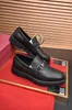 Gentlemen Brand Party Wedding Comfort Dress Shoes Mocassini casual da uomo Uomo Elegante Designer Slip On Business Flats Taglia 38-45