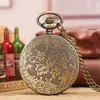 Pocket Watches Bronze Hollow Flower Quartz Halsband Titta på män Kvinnor Vintage Pendant Clock Arabisk siffra Vit Dial Chain Timepiece Gift