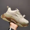 Triple s designer casual skor svart vit bl￥ rosa ￶verdimensionerade plattform sneakers kvinnor herr lyx mode loafers clear sole med strumpor utomhus sporttr￤nare