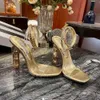 샌들 Aquazzura 새틴 크리스탈 장식 하이힐 샌들 라인 석 박힌 스트랩 스풀 힐 여성을위한 하늘 하이힐 여름 럭셔리 디자이너 신발 파티