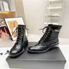 2022 Designer Channel Botas Zapatos Desnudo Negro Punta estrecha Tacón medio Botas largas y cortas Zapatos mmU