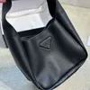 Nieuwe Avondtassen Totes Prabag Tote Vrouwen Luxe Lichtgewicht Groente Mand Ontwerpers Lederen Handtas Messenger Purse 221020