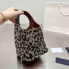 Prad torebki luksusowe torby designerskie Zhouzhoubao123 Tote o Women Projektanci portfele portfele moda hobo torba o wysokiej pojemności torebka crossbody 2met 2met