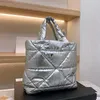 Luxurys handväska Prabag Diamond Grid Cotton Shopper Väskor Totes Winter Tote Bag 5 Models P Logo Designers Bag stor kapacitet Luxurys handväska mjuk handväska plånbok 221128