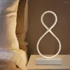 Tischlampen Postmoderne minimalistische Mode Persönlichkeit Schlafzimmer Nachttisch kreative Art Deco Lampe Schreibtisch