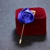 Ternos masculinos Menino de champanhe Mulheres rosa broche com folhas de ouro Blazer Festas de casamento Festa de casamento Boutonniere charme Jóias Acessório de roupas de jóias