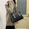 Bolsas de noite bolsa de couro genuína feminino crosta crosualbody grande capacidade bolsas de moda de luxo zíper preto padrão de crocodilo q