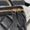 Üst Tier Kalite Tasarımcı Lüks Çantalar Siyah Gerçek Deri Mini Vanity Case Kadınlar Lambskin Kapitone Zipper Kozmetik Çanta Crossbody Altın Zincir