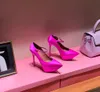 Amina muaddi yigit siilksatin piattaforma pompa scarpe con tacchi alti tacchi a punta di punta da donna abbigliamento da scarpa da scarpa da scarpa da scarpa da sera regolabile Ankle4596834