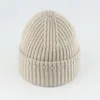 Bonnets Skullies à rivets Harajuku pour hommes et femmes, mode Streetwear Hip Hop, casquettes tricotées douces et chaudes