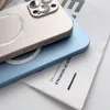 iPhone 14と13 14 Pro Max 0.8mm Slim Hard PCワイヤレス充電カバーのレンズフリム磁気ケース付きウルトラ薄いケース