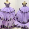 2023 Lavender Quinceanera Robes 3d Applique florale hors de l'épaule Rouffes à plusieurs niveaux Sweet 16 Prom d'anniversaire Prom Forme de soirée Forme Vestidos 403 403