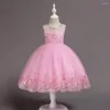 Девушка одевается детское платье Pettiskirt Flower Girl's Wedding Swide Chork Princess Rose Color