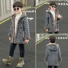 Giacche Adolescenti Ragazzi Vestiti Invernali Peluche Cappotto di lana Moda Medlunghezza Spessore Cappotto caldo Abbigliamento per bambini Plaid Top con cappuccio 414 Y 221125