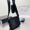 Lüks tasarımcı erkek omuz çantaları siyah naylon çantalar klasik moda adam elçi çantası çapraz vücut kamera crossbody çanta