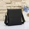 حقيبة الكتف للرجال عتيقة Pu Leather Man Messenger Bag Businers Luxury Facs Designer Male Crossbody Pack