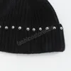 Bonnets Skullies à rivets Harajuku pour hommes et femmes, mode Streetwear Hip Hop, casquettes tricotées douces et chaudes