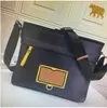 Tasarımcı çantaları çanta erkek omuz çantası lüks marka crossbody çanta deri klasik messenger flep debriyaj kılıfları cüzdan cüzdan