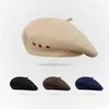 Womens Beret Cap Fur Fur سميكة اللون القبعات الشتوية المحبوكة للنساء حجم كبير 60 سم Gorras