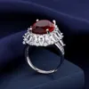 Flickor Red Zircon Diamond White Gold Plated Ring European och American Style Sweet Wedding Jewelry Birthday Present justerbar
