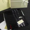 Hattar halsdukar handskar uppsättningar 2021 kashmir halsduk designer halsdukar vinter män kvinnor kvalitet mjuk tjock sjal halsdukar mode scarve 4 säsong foulard lyx bufanda 15