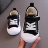 Första Walkers Baby's Canvas Shoes Bekväm kvalitet Casual Fashion Candy Color Baby Sneakers Breattable Non-Slip 1-3 år gammal