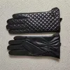 Nuovo designer Small Fragrant Winter Women's Sheepsken Gloves Calmi