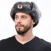 BERETS VINTER SOVIETS MILITÄRA BADGE BOMBER HAT KVINNER Ryska Ushanka Earmuffs Ski Cap Thick Fluffy Warm Hatts Leifeng Windproof