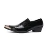 Erkek Elbise Ayakkabı Siyah Patent Deri Ayakkabı Altın Ayak Tip Timsah Desen Loafers Prom Zarif Düğün Yüksek Topuklular