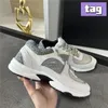 2023 Nya casual designerskor män kvinnor reflekterande sneaker Äkta läder fest sammet kalvskinn blandade fibrer lyxmode herr sneakers sneakers storlek 35-46