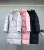 22SS 유명한 디자이너 럭셔리 여자 롱 다운 재킷 공동 브랜드 공동 브랜드 캐나다 북쪽 겨울 후드 코트 재킷 야외 남성 의류 바람 방풍 208