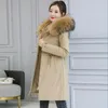 Trench da donna Parka lungo sottile Parka invernale femminile con cappuccio solido Giacca casual 2022 Fodera in lana spessa con collo in pelliccia Capispalla