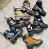 Женские дизайнерские обувь Martin Desert Boot Flamingos Love Arrow 100% настоящая кожаная медаль.