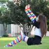 Çorap Çorap Renkli Gökkuşağı Çorapları Sevimli Uyluk Diz Dansı Çizgili Kol Isıtma Eldivenleri Noel Hediyeleri Kadın Cosplay Kostüm 221124