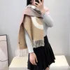 Luxusmarke Designer Schal gestrickt Frühling Winter Frauen Schal Brief warm Kaschmir Schals Schals Halsbandana Pashmina Dame Wrap 75