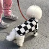 Vestido de cachorro quente checkerboard roupas de estimação outono de inverno jaqueta gato moda schnauzer teddy corgi roupas suprimentos acessórios 221128